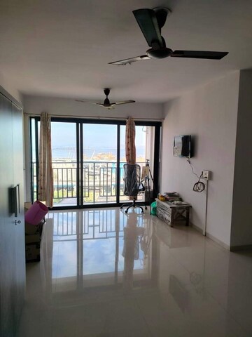 1 BHK Apartment For Rent in Rajesh White City Phase 2 Wing B, Kandivali East
