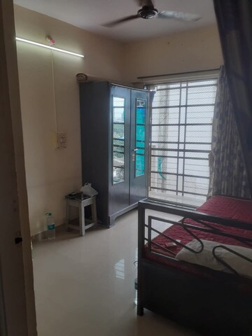 Room in 1 BHK Apartment at Sanskruti Niketan, Kandivali East – for Rent