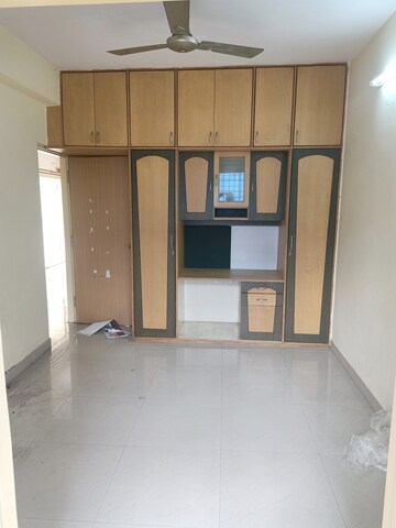 Room in 3 BHK Apartment at Murugesh Palya – for Rent