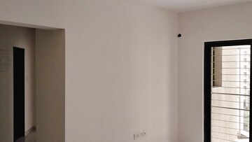 Room in 2 BHK Apartment at Vasant Parijat CHS, Vasant Vihar – for Rent