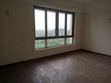 Room in 2 BHK Apartment at Jaypee Greens Pavilion Court, Sector 128 – for Sale