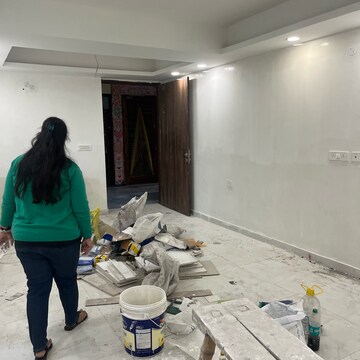 Room in 2.5 BHK Apartment at Vip Road – for Sale