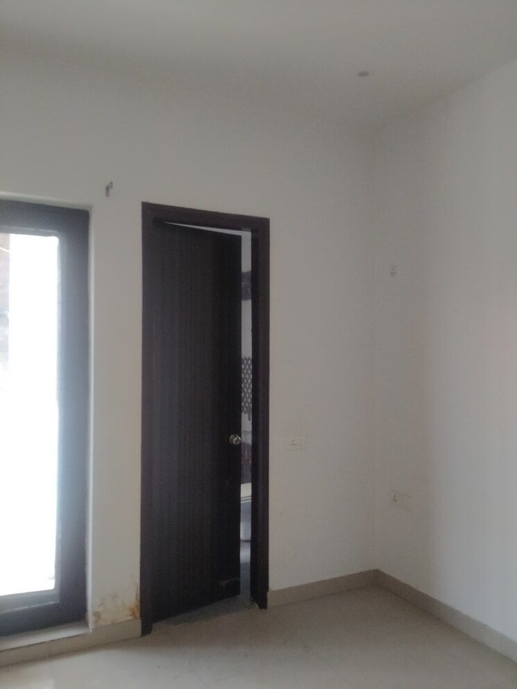 Room, sector 36 greater noida 2 Bedroom 90 Sq.Mt. Independent House In Sector 36 Greater Noida Greater Noida 7898078
