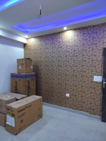 Furnished Amenities in 2 BHK Builder Floor at ML 73 Avenue, Sector 73 – for Rent