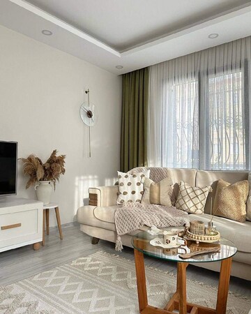 Living Room in 2.5 BHK Builder Floor at Krishna Nagar – for Rent
