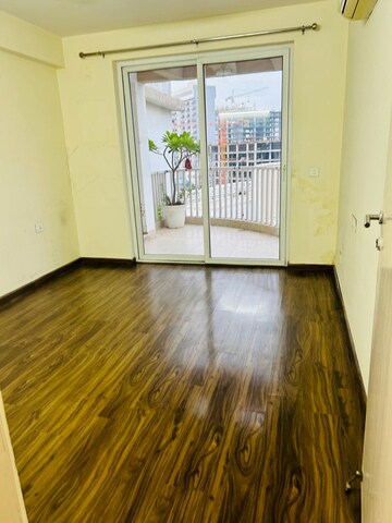 Room in 6 BHK Penthouse at Emaar The Palm Drive-Palm Studios, Sector 66 – for Sale
