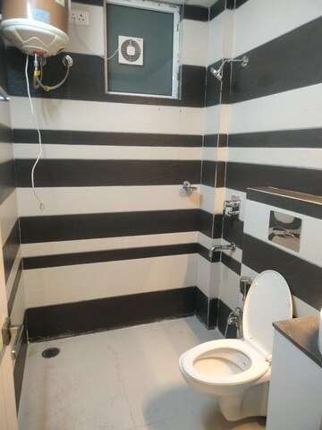 Team Area in 2 BHK Apartment at Mona Greens, Ghazipur – for Rent