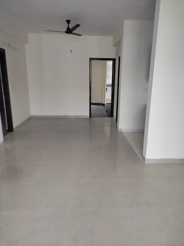 Room in 2 BHK Apartment at BPTP Discovery Park, Sector 80 – for Rent