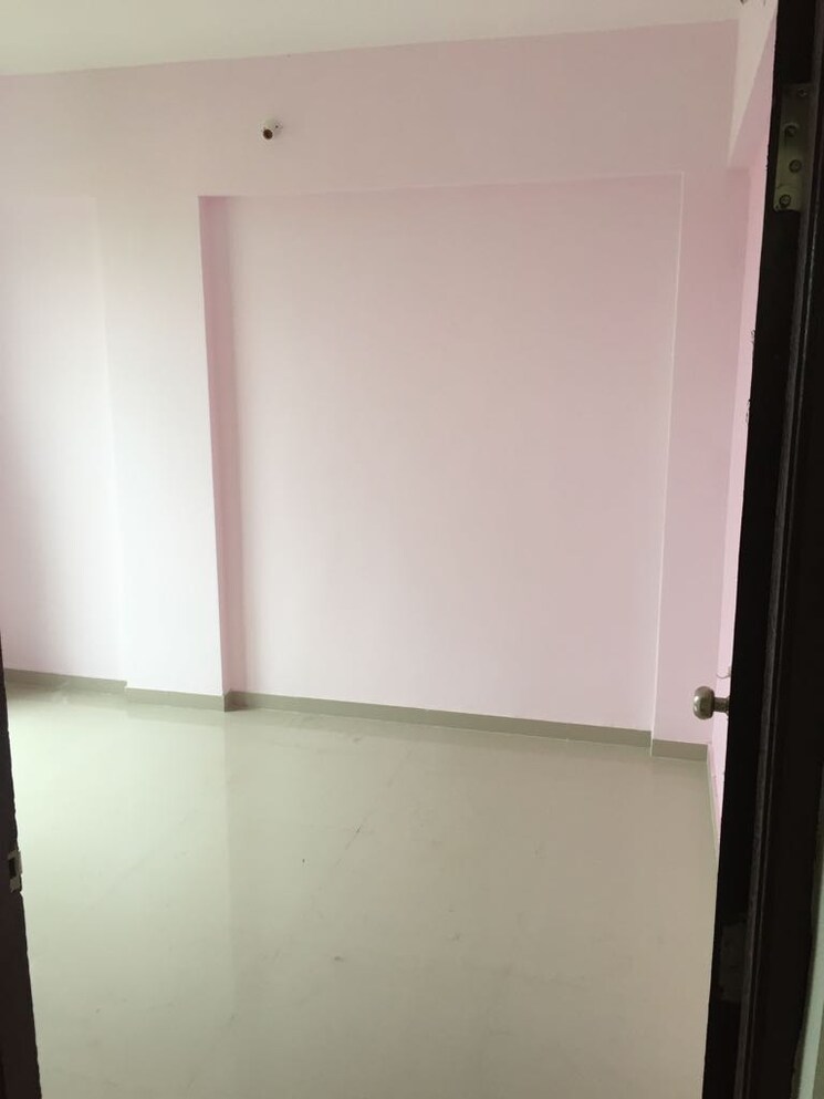 Room, bhakti-park 1 Bedroom 705 Sq.Ft. Apartment In Badlapur East Thane 7898387