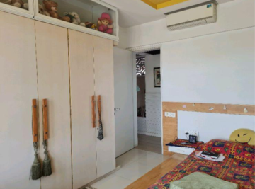 Room in 3 BHK Apartment at Soham Tropical Lagoon, Kasarvadavali – for Sale