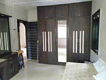 Room in 2 BHK Apartment at Panchpakhadi Jewel, Panch Pakhadi – for Rent