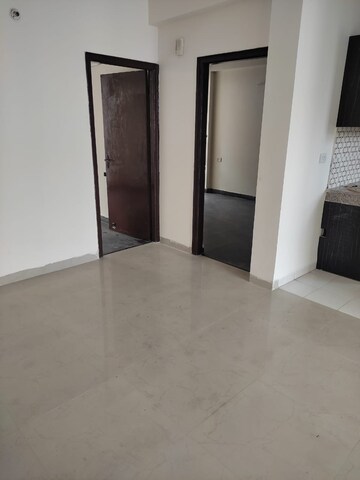 Room in 3 BHK Apartment at BPTP Parkland Pride, Sector 77 – for Rent