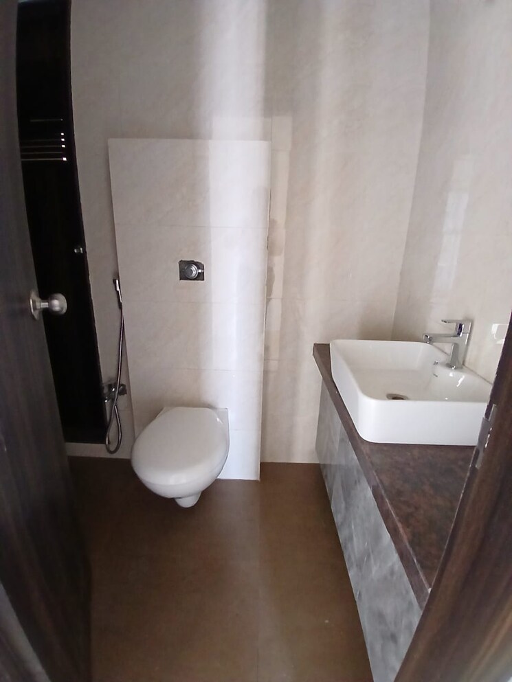 Bathroom, shree-tirupati-stg-signature-residency 2 Bedroom 735 Sq.Ft. Apartment In Ghodbunder Road Thane 7898413