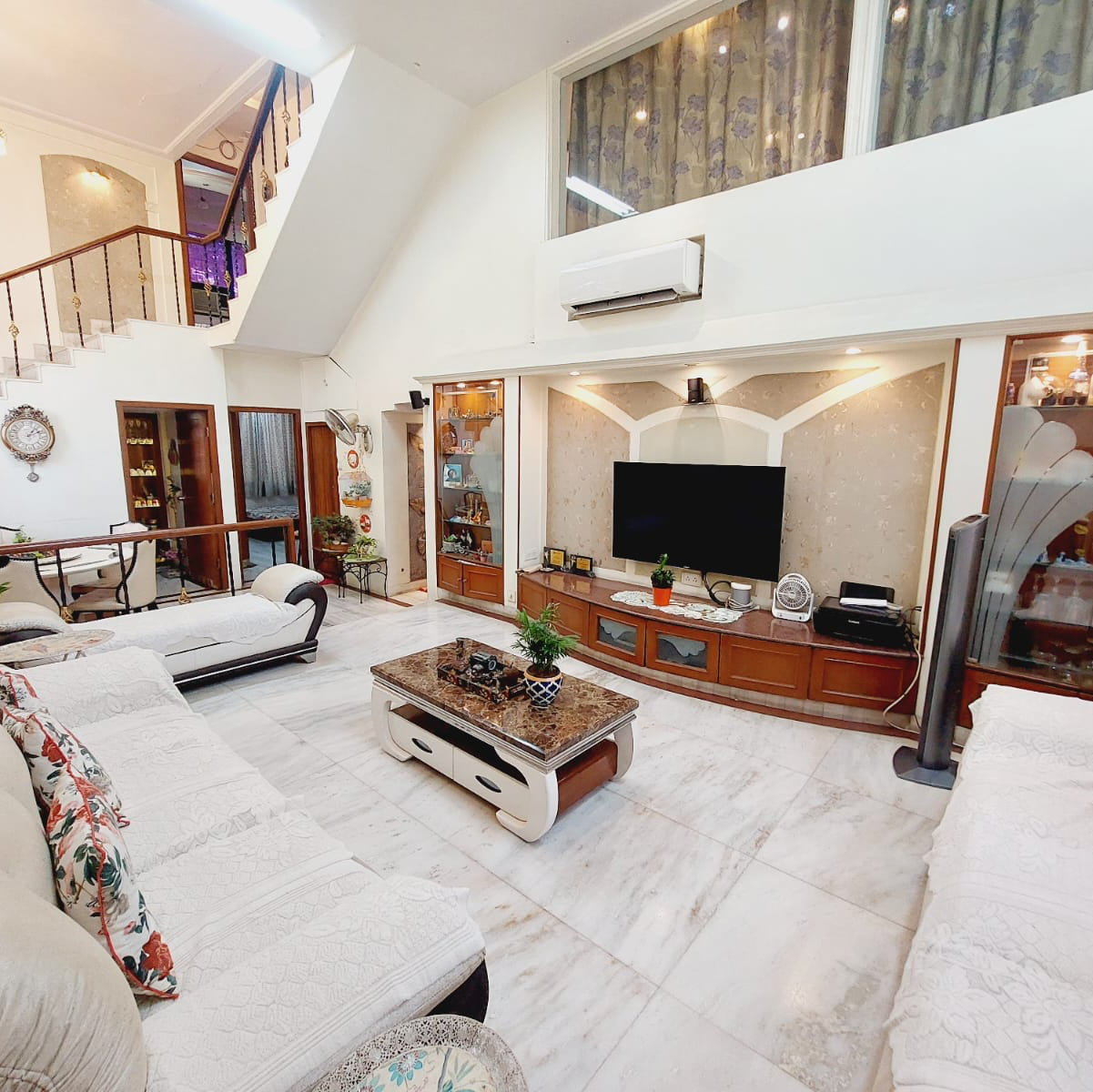 4 BHK + Extra Room 2800 Sq.Ft. Villa in Korum Mall