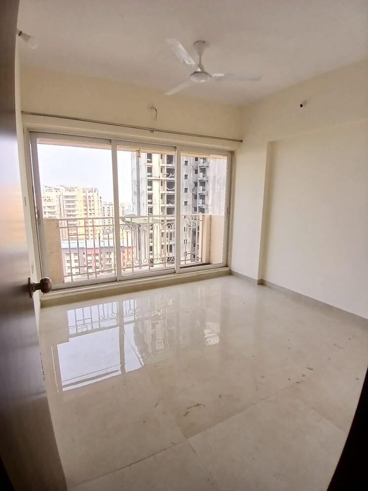 Room, shree-tirupati-stg-signature-residency 2 Bedroom 735 Sq.Ft. Apartment In Ghodbunder Road Thane 7898459