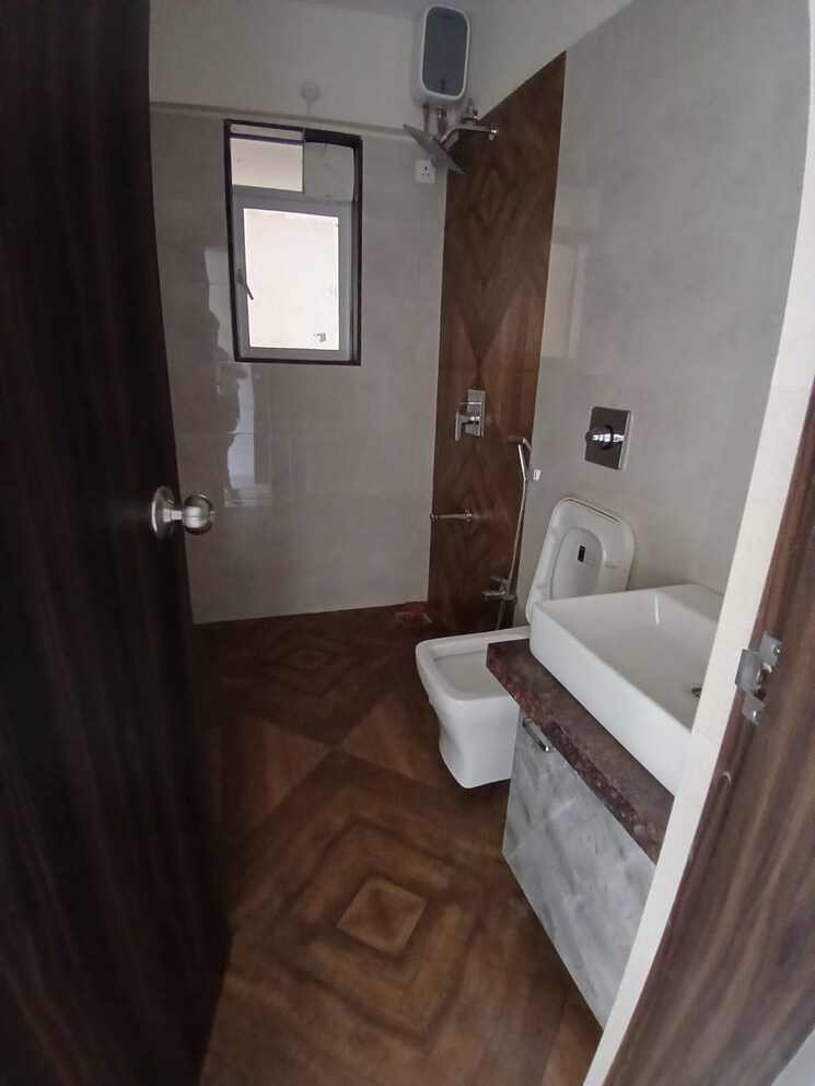 Bathroom, shree-tirupati-stg-signature-residency 2 Bedroom 735 Sq.Ft. Apartment In Ghodbunder Road Thane 7898459