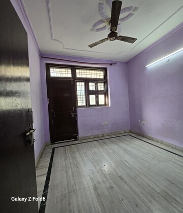 Room in 3 BHK Builder Floor at Chattarpur – for Rent