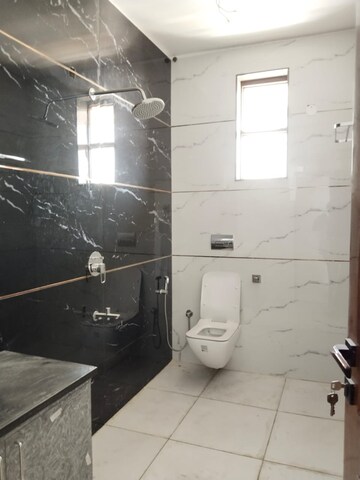 Bathroom in 3 BHK Builder Floor at Ansal Plaza Gurgaon, Palam Vihar – for Rent
