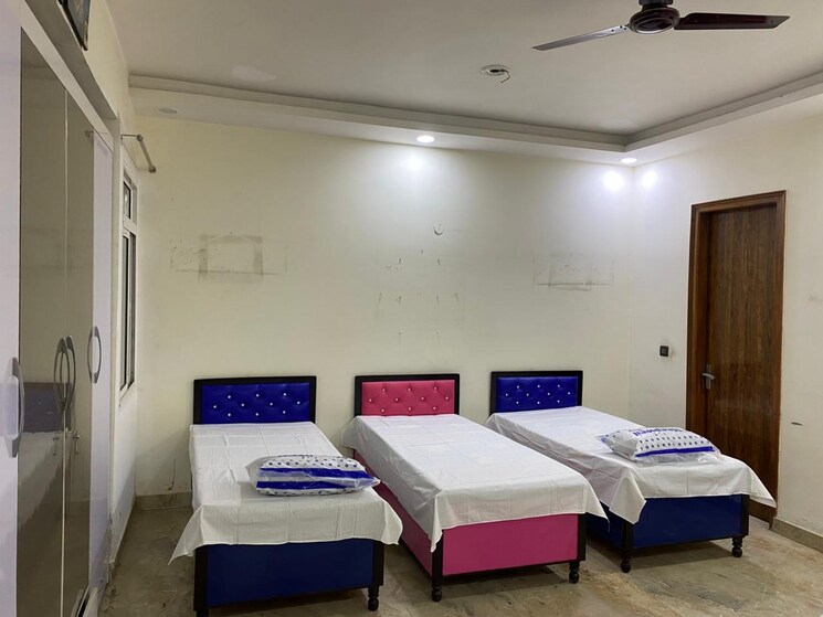 Room, sector 23 Pg For Girls In Sector 23 7898509
