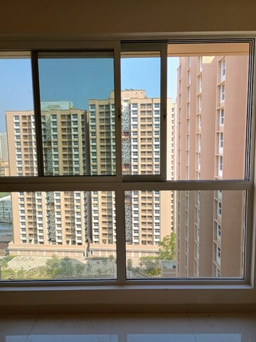 Room in 1 BHK Apartment at Godrej Green Cove, Mahalunge – for Rent