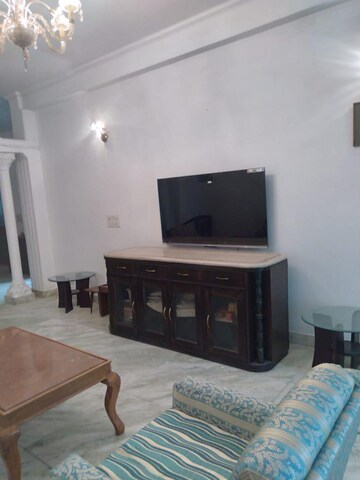 Living Room in 3.5 BHK Villa at DLF City Phase IV, Dlf Phase iv – for Rent
