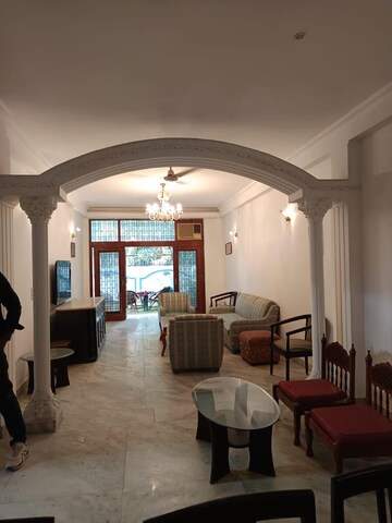 Living Room in 3.5 BHK Villa at DLF City Phase IV, Dlf Phase iv – for Rent