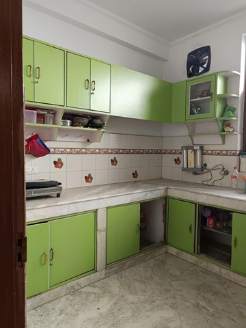 Kitchen in 3.5 BHK Villa at DLF City Phase IV, Dlf Phase iv – for Rent