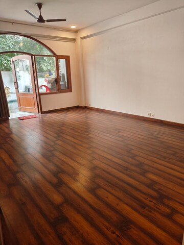 3 BHK Builder Floor For Rent in Sector 23