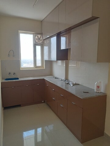 2 BHK Apartment For Rent in Pyramid Elite, Sector 86