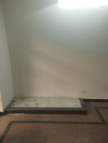 Room in 2 BHK Builder Floor at Ansal Plaza Sector-23, Sector 23 – for Rent