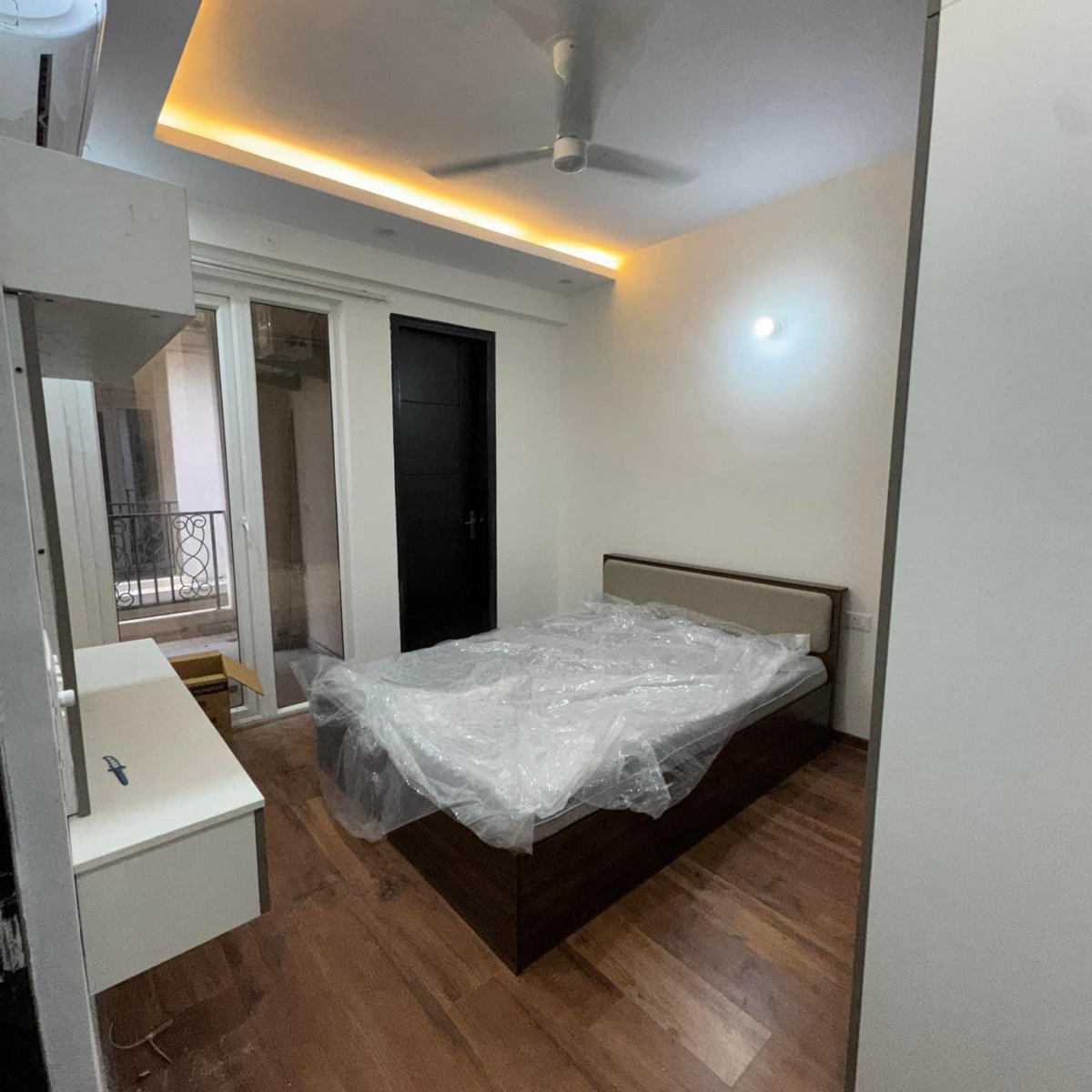 2 BHK + Servant Room,Extra Room Apartment For Sale in Signature Global City