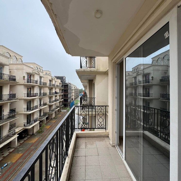 Balcony, signature-global-city 2 Bedroom 1060 Sq.Ft. Apartment In Sector 37d Gurgaon 7898693