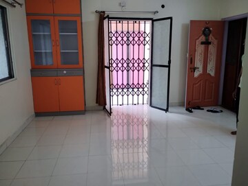 Room in 2 BHK Apartment at Tingre Nagar – for Rent