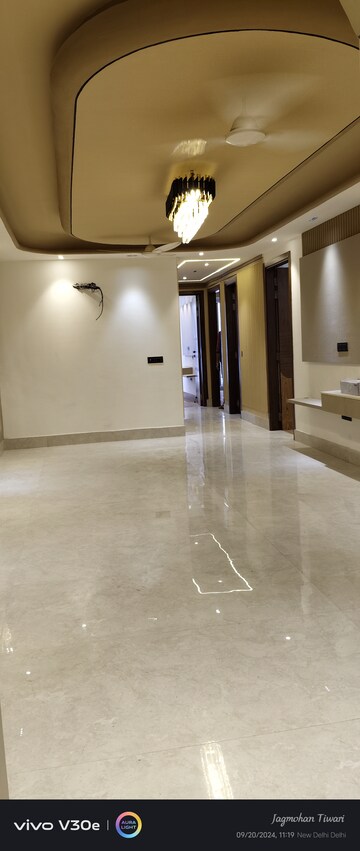 Room in 3 BHK Builder Floor at Chattarpur – for Sale