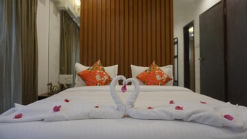 Bedroom in 2 BHK Apartment at Pardis Little Malabar Hill, Chembur – for Sale