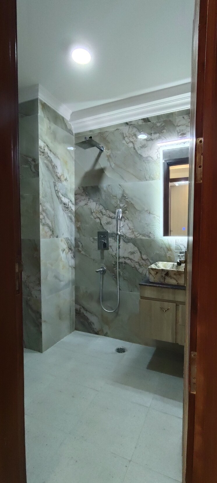 Bathroom, chattarpur 4 Bedroom 2200 Sq.Ft. Builder Floor In Chattarpur Delhi 7898891