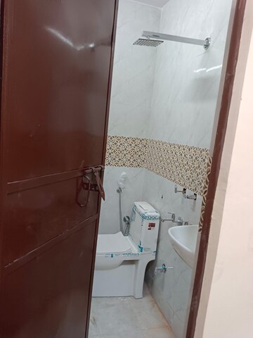 Bathroom in 1 RK Builder Floor at Lajpat Nagar – for Rent