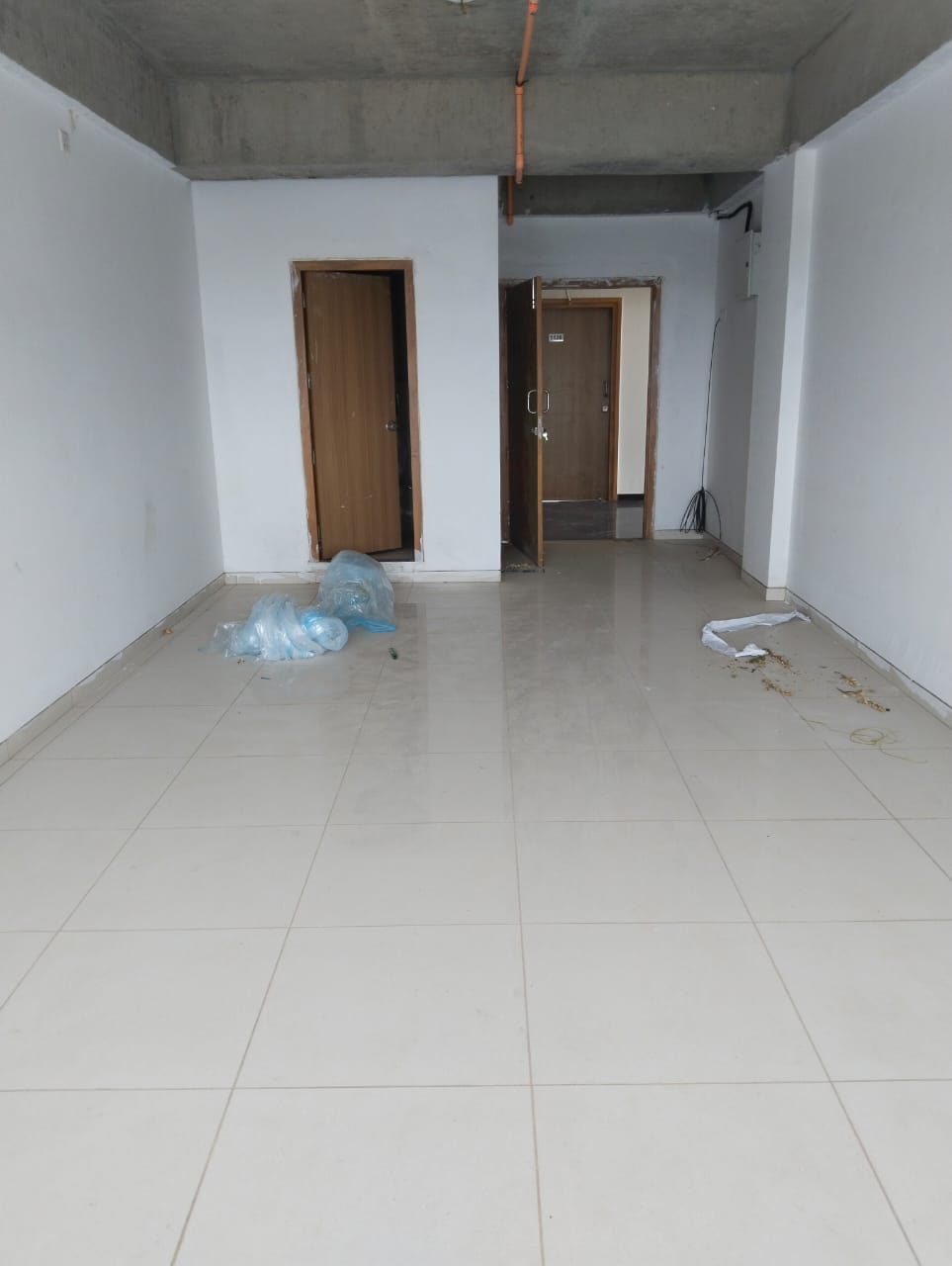 Office Space For Sale in Money Plant 