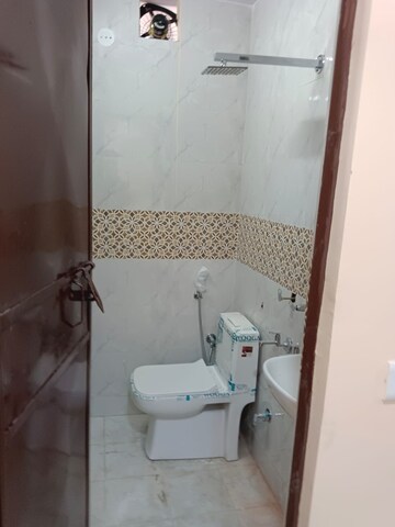 Bathroom in 1 BHK Builder Floor at Lajpat Nagar – for Rent