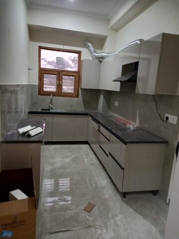 Kitchen in 3 BHK Builder Floor at Sector 40 – for Rent