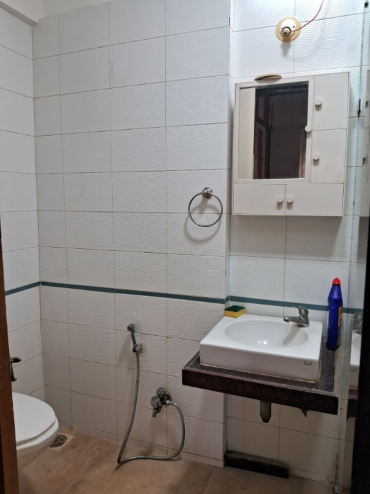 Bathroom, dosti-acres-aster 3 Bedroom 850 Sq.Ft. Apartment In Wadala East Mumbai 7898978