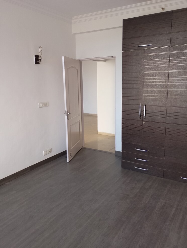 Room, paras-dews 2 Bedroom 1385 Sq.Ft. Apartment In Sector 106 Gurgaon 7899051