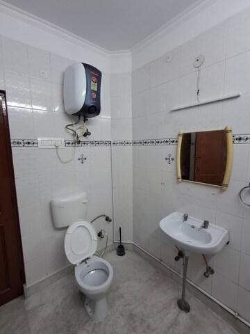 Attached Bathroom in 2 BHK Builder Floor at Palam Vihar – for Rent