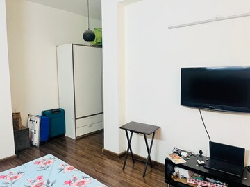 Master Bedroom in 2 BHK Apartment at Indiabulls Centrum Park, Sector 103 – for Rent