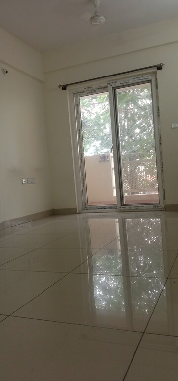 Room in 1 BHK Apartment at Mahaveer Cygnet, Kogilu – for Rent