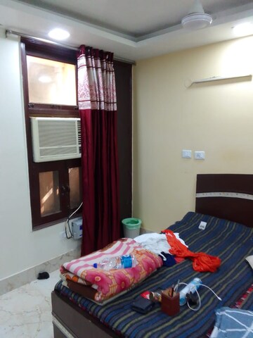 Bedroom in 1 BHK Builder Floor at Sector 40 – for Rent