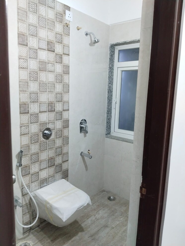 Bathroom, ajmera-yogi-dham-phase-iii 2 Bedroom 945 Sq.Ft. Apartment In Kalyan West Thane 7899109