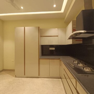 Kitchen in 4 BHK Builder Floor at BPTP Amstoria Country Floor, Sector 102 – for Sale