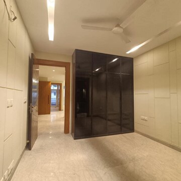Bedroom in 4 BHK Builder Floor at BPTP Amstoria Country Floor, Sector 102 – for Sale