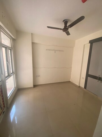 Room in 2 BHK Apartment at Supertech EcoVillage III, Sector 16b Greater Noida – for Rent